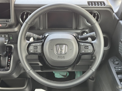 新型N-BOX(ホンダ)届出済未使用車 内外装写真