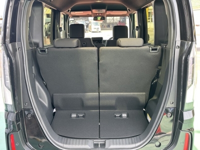 新型N-BOX(ホンダ)届出済未使用車 内外装写真他２