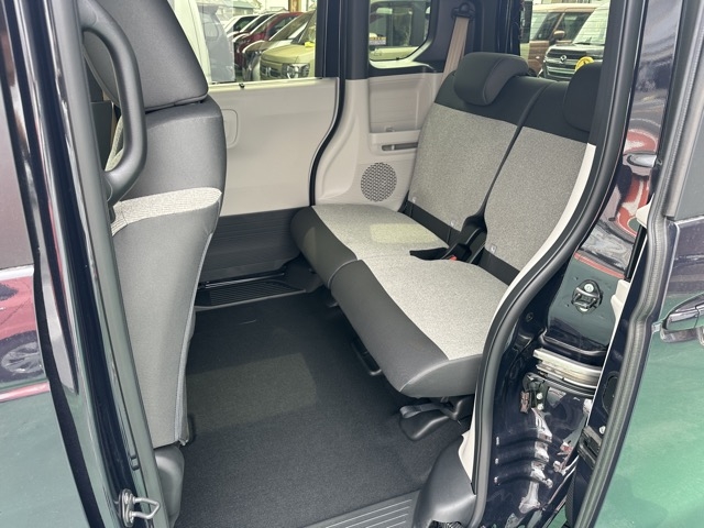 N-BOX(ホンダ)届出済未使用車 4