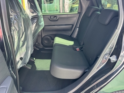 N-ONE(ホンダ)届出済未使用車 後席内装