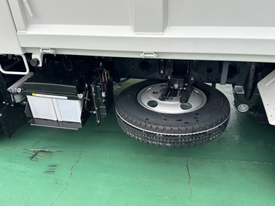 キャンター(三菱)登録済未使用車 内外装写真他２