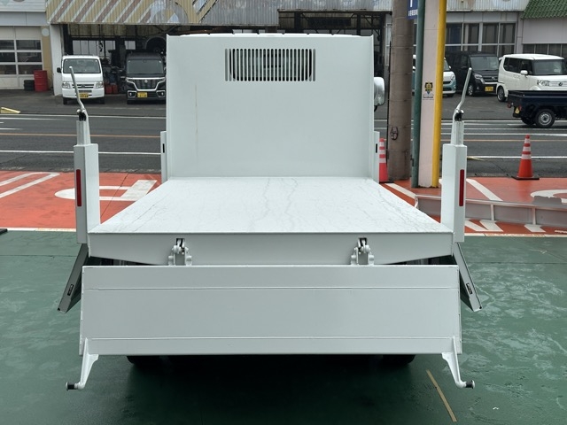 キャンター(三菱)登録済未使用車 14