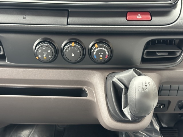 キャンター(三菱)登録済未使用車 21