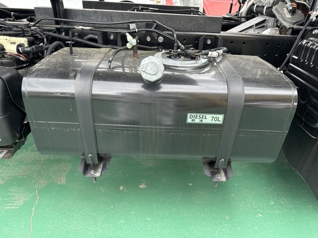 キャンター(三菱)登録済未使用車 12