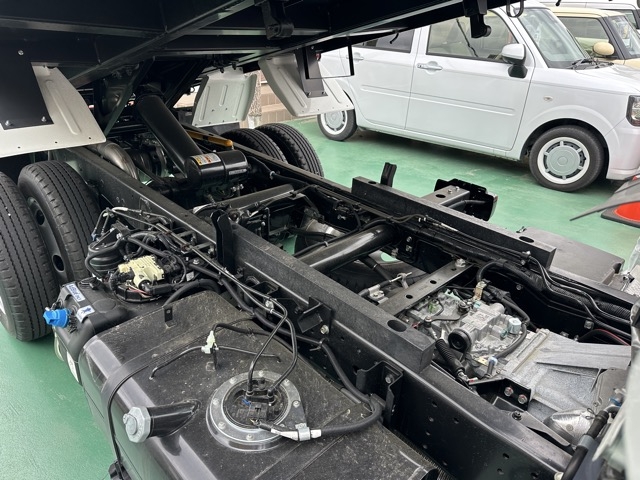 キャンター(三菱)登録済未使用車 13