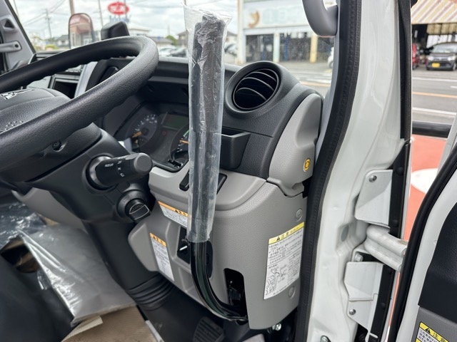 キャンター(三菱)登録済未使用車 14