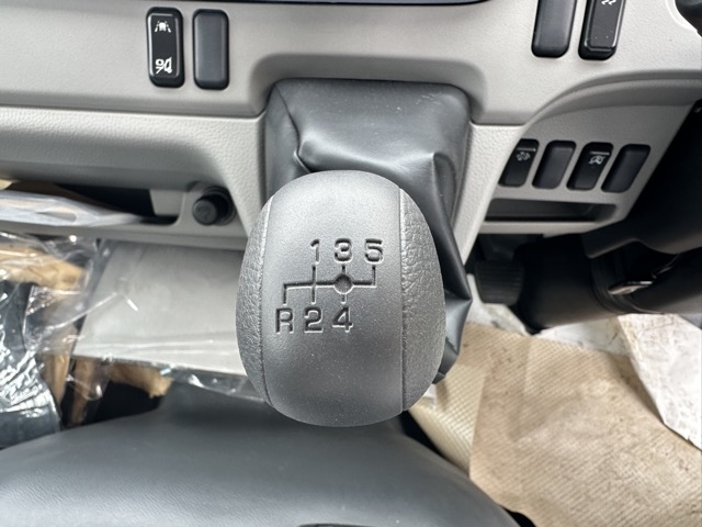 キャンター(三菱)登録済未使用車 25