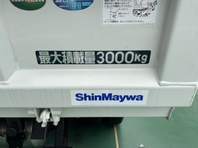 キャンター(三菱)登録済未使用車 内外装写真他
