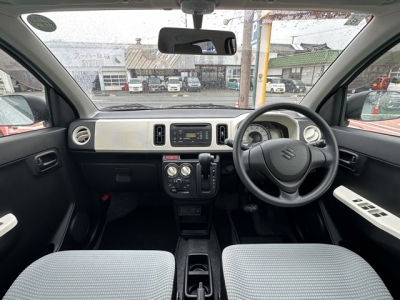 アルト(スズキ)中古車 後席から見た前席