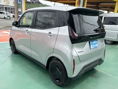 サクラ(ニッサン)中古車 後方