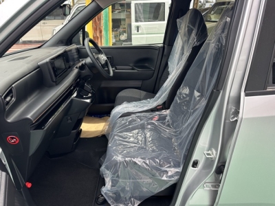 サクラ(ニッサン)中古車 前席内装