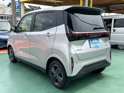 サクラ(ニッサン)中古車 後方