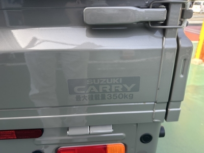 キャリートラック(スズキ)届出済未使用車 後席から見た前席