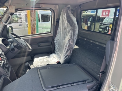 キャリートラック(スズキ)届出済未使用車 後席内装