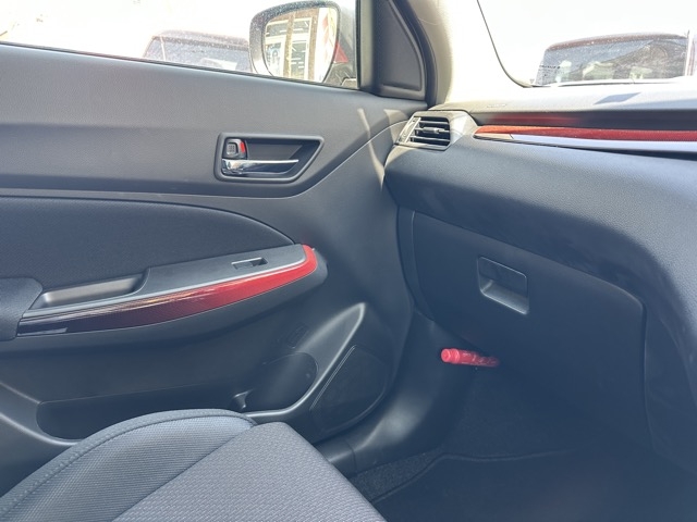 スイフト(スズキ)中古車 23