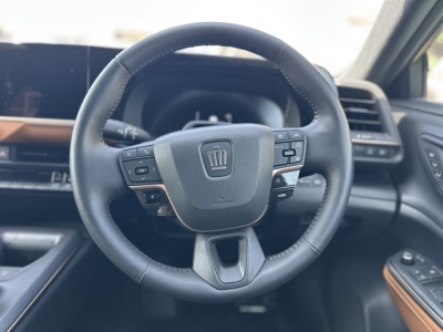 クラウンクロスオーバー(トヨタ)中古車 内外装写真他