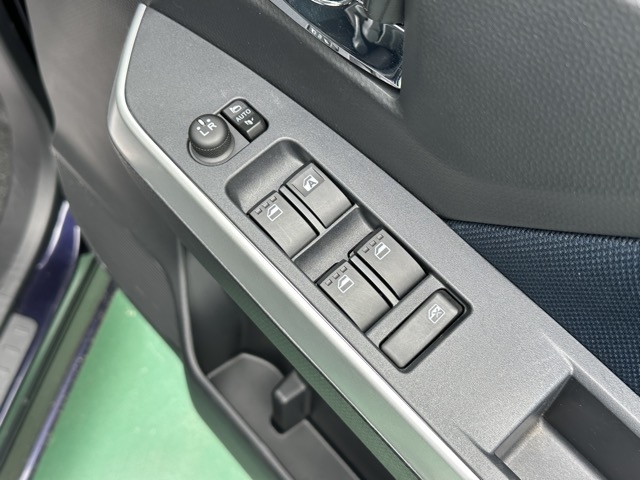 ルーミー(トヨタ)中古車 12