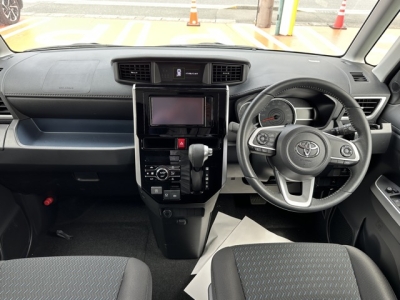 ルーミー(トヨタ)中古車 後席から見た前席