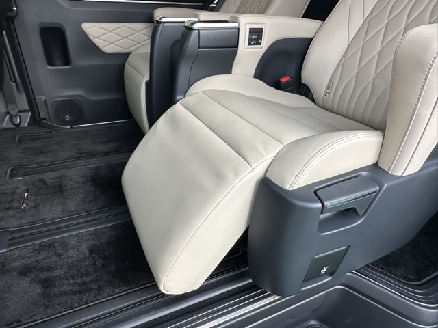 グランエース(トヨタ)中古車 9