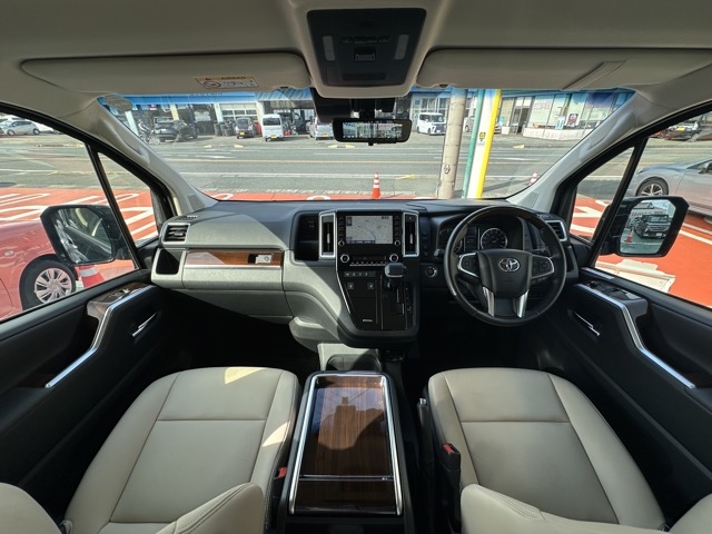 グランエース(トヨタ)中古車 12