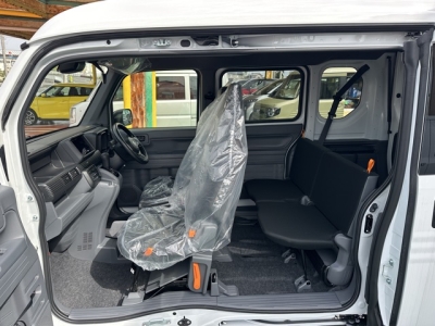 N-VAN(ホンダ)届出済未使用車 後席内装