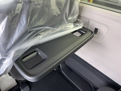 新型N-BOX(ホンダ)届出済未使用車 内外装写真他１