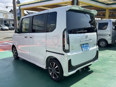 新型N-BOX(ホンダ)届出済未使用車 後方