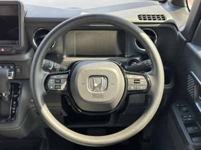 新型N-BOX(ホンダ)届出済未使用車 内外装写真