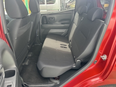 サクラ(ニッサン)中古車 後席内装