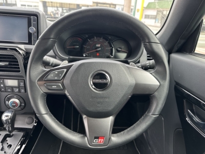 コペンのOEM(ダイハツ)中古車 後席から見た前席