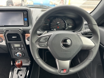 コペンのOEM(ダイハツ)中古車 後席から見た前席