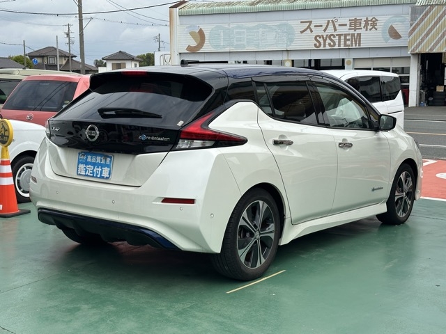 リーフ(ニッサン)中古車 12