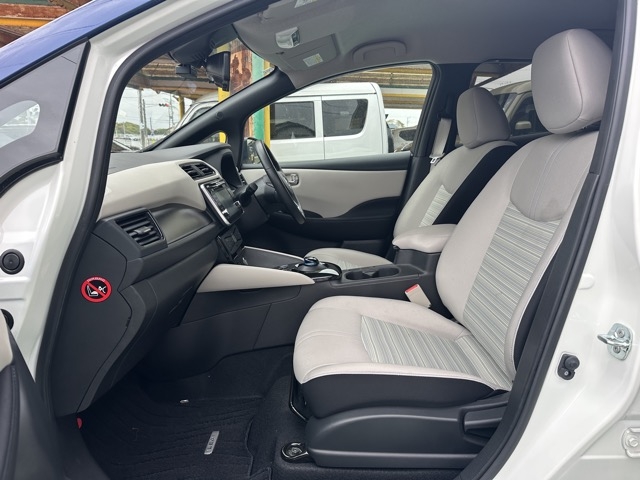 リーフ(ニッサン)中古車 3
