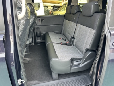 新型フリード(ホンダ)レンタＵＰ 後席内装