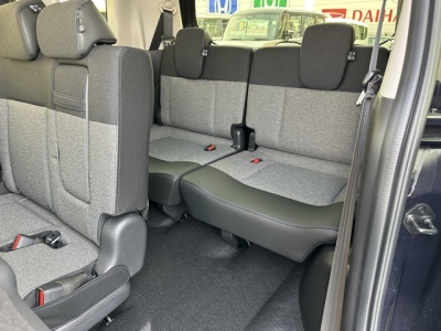 新型フリード(ホンダ)レンタＵＰ 後席から見た前席