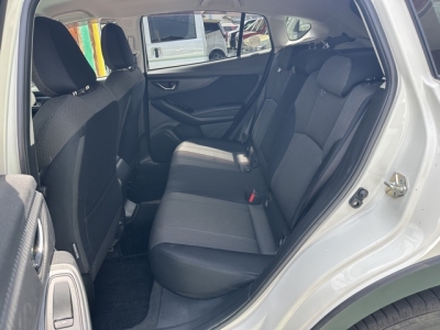 XV(スバル)中古車 後席内装
