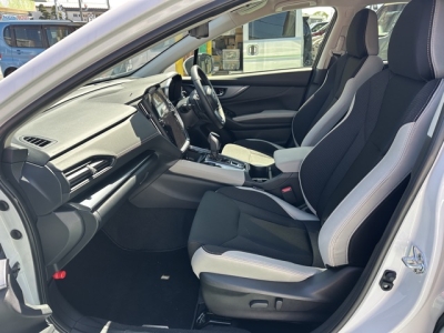 レヴォーグ レイバック(スバル)中古車 前席内装