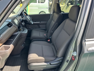 フリード(ホンダ)中古車 前席内装