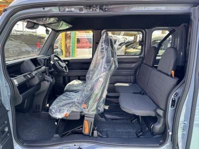 N-VAN(ホンダ)届出済未使用車 後席内装