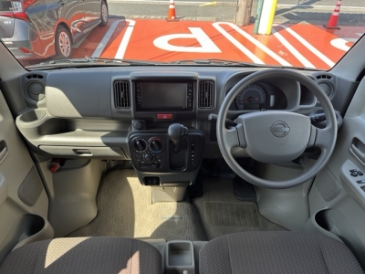 NV１００クリッパー(ニッサン)中古車 後席から見た前席