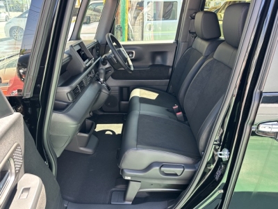新型N-BOX(ホンダ)届出済未使用車 前席内装
