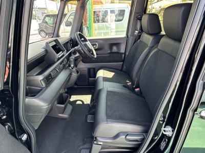 新型N-BOX(ホンダ)届出済未使用車 前席内装