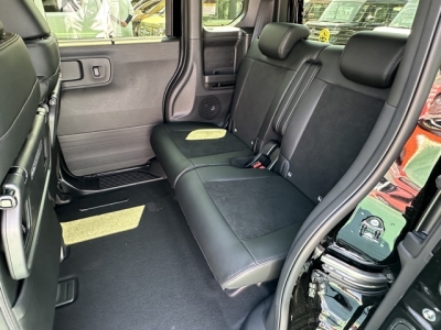新型N-BOX(ホンダ)届出済未使用車 後席内装