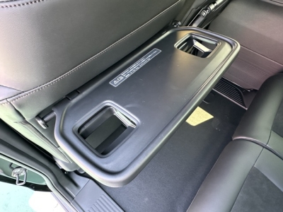 新型N-BOX(ホンダ)届出済未使用車 後席から見た前席