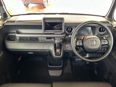 新型N-BOX(ホンダ)届出済未使用車 後席内装
