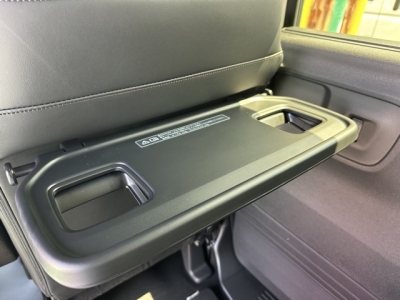 新型N-BOX(ホンダ)届出済未使用車 内外装写真他