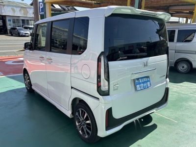 新型N-BOX(ホンダ)届出済未使用車 後方