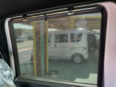 新型N-BOX(ホンダ)届出済未使用車 後席から見た前席
