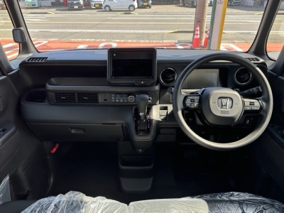 新型N-BOX(ホンダ)届出済未使用車 内外装写真