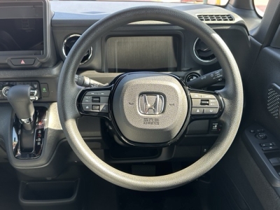 新型N-BOX(ホンダ)届出済未使用車 内外装写真他